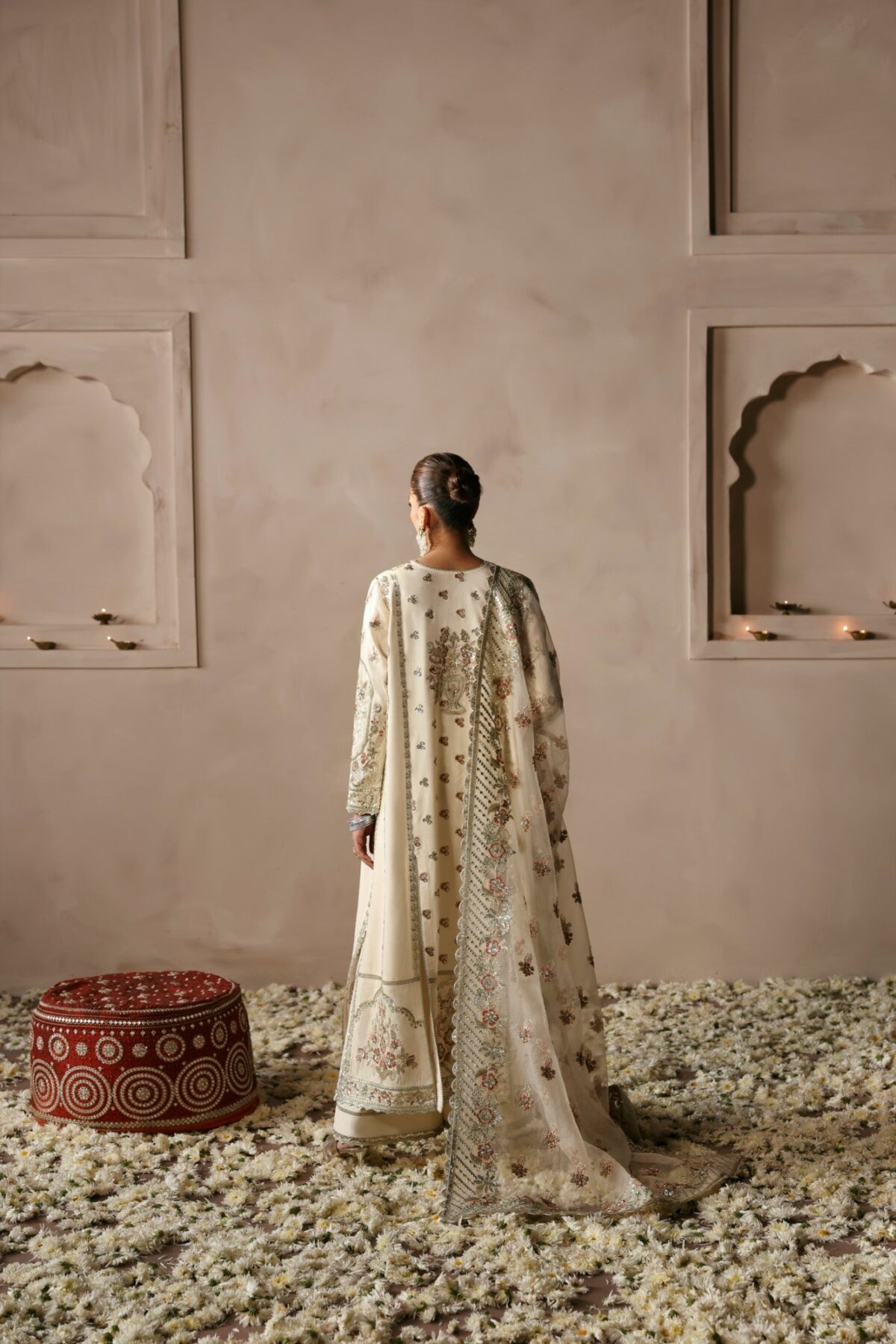 Afrozeh divani the silk edit 2025 | arjumand - image 2