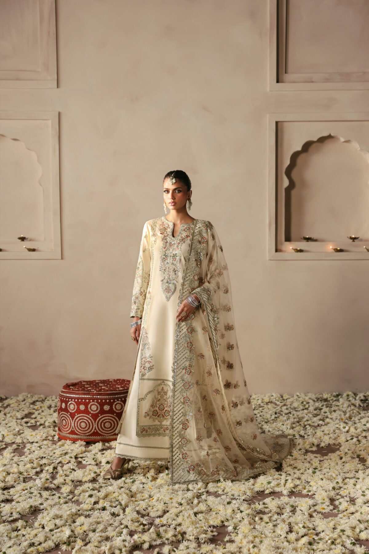 Afrozeh divani the silk edit 2025 | arjumand - image 1
