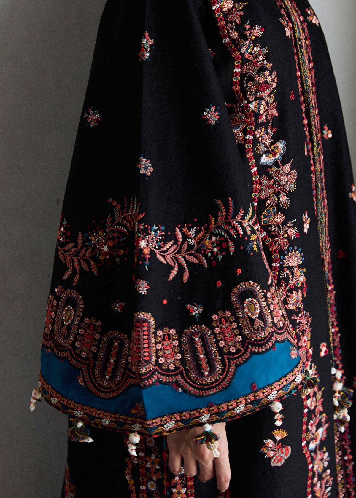 Hussain rehar luxury lawn 2025 | bliz - image 2