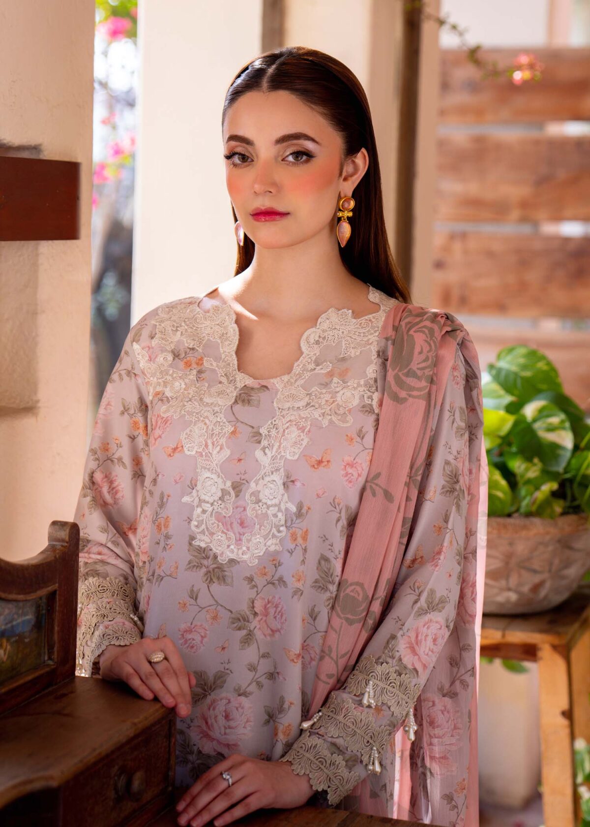 Myeesha lamhay luxury lawn | kanwal - image 7