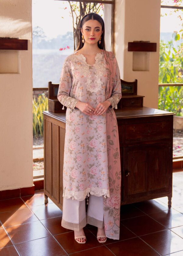 Myeesha Lamhay Luxury lawn | Kanwal