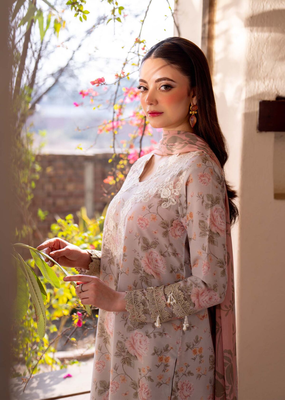 Myeesha lamhay luxury lawn | kanwal - image 2
