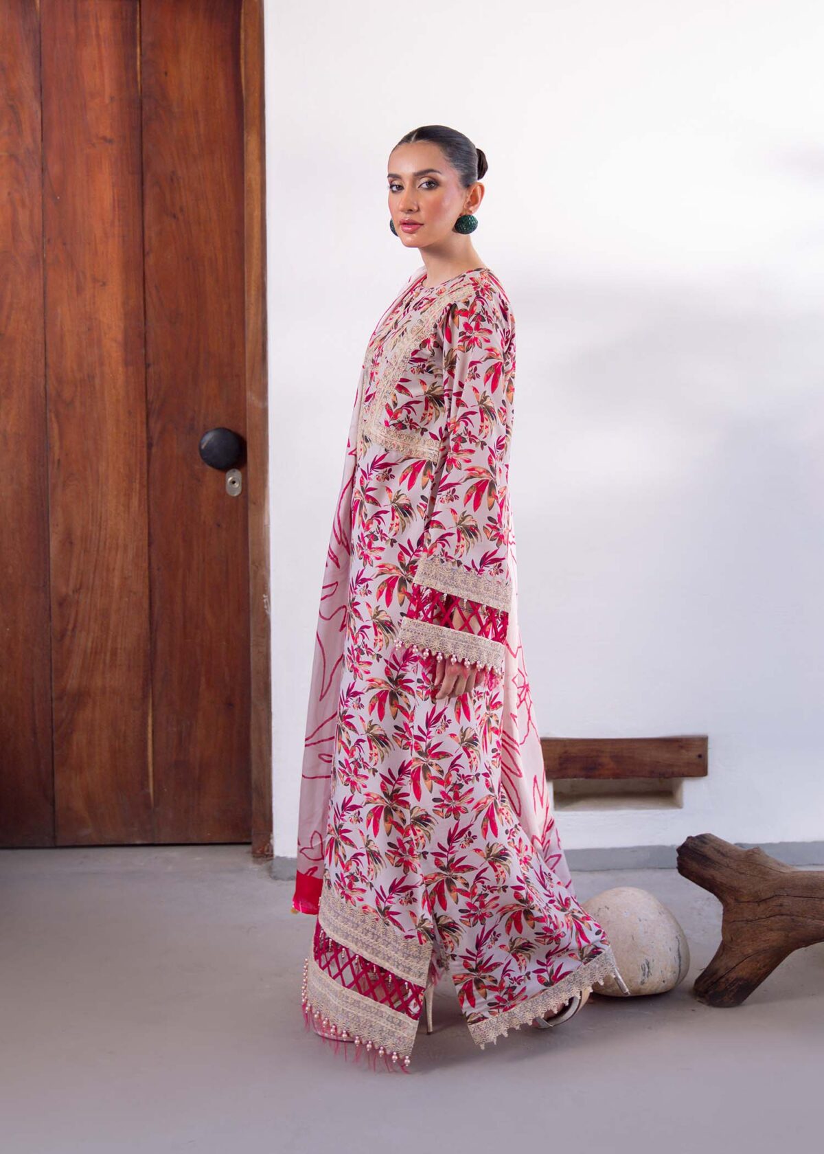 Myeesha lamhay luxury lawn | gulab - image 6