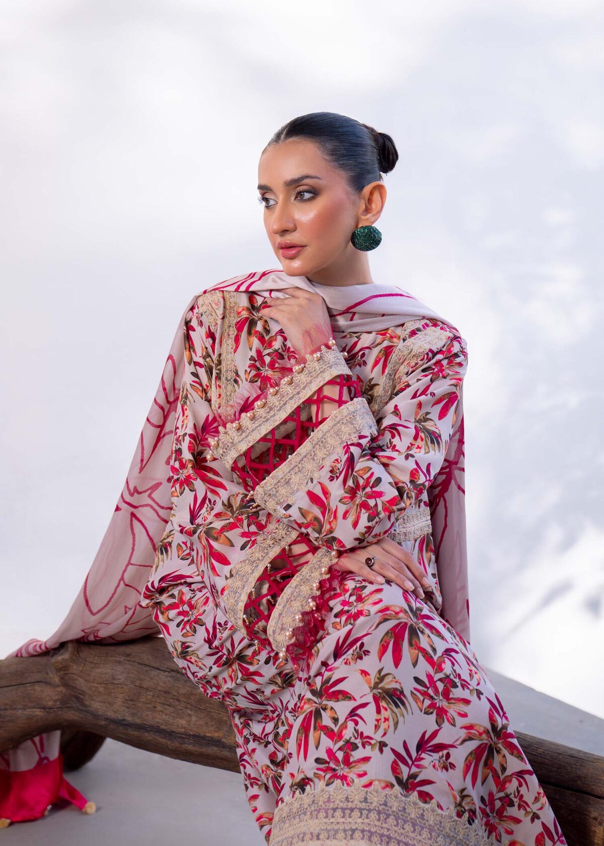 Myeesha lamhay luxury lawn | gulab - image 3