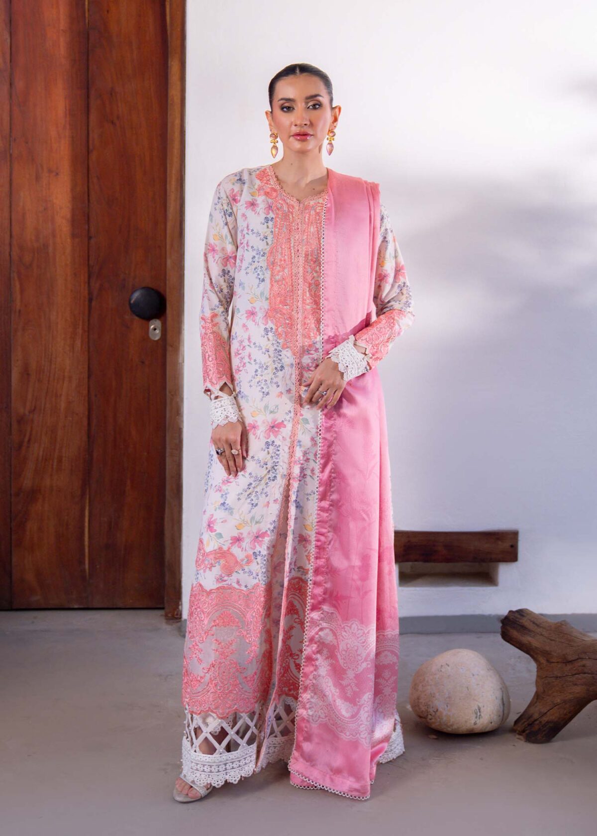 Myeesha lamhay luxury lawn | nazneen - image 1