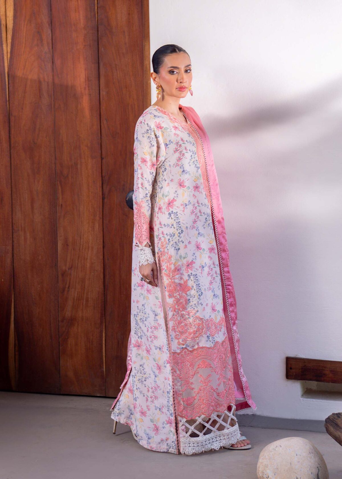 Myeesha lamhay luxury lawn | nazneen - image 5