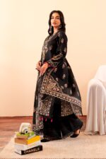 Mausummery Winter Khaddar Vol 3 2025 | ONYX - Image 6