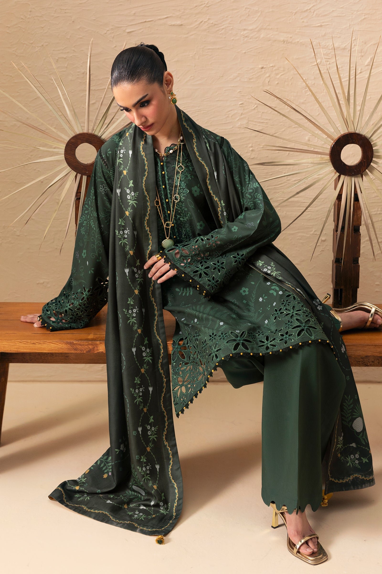 QPW-04 (B) Elaris - Fabric Detail