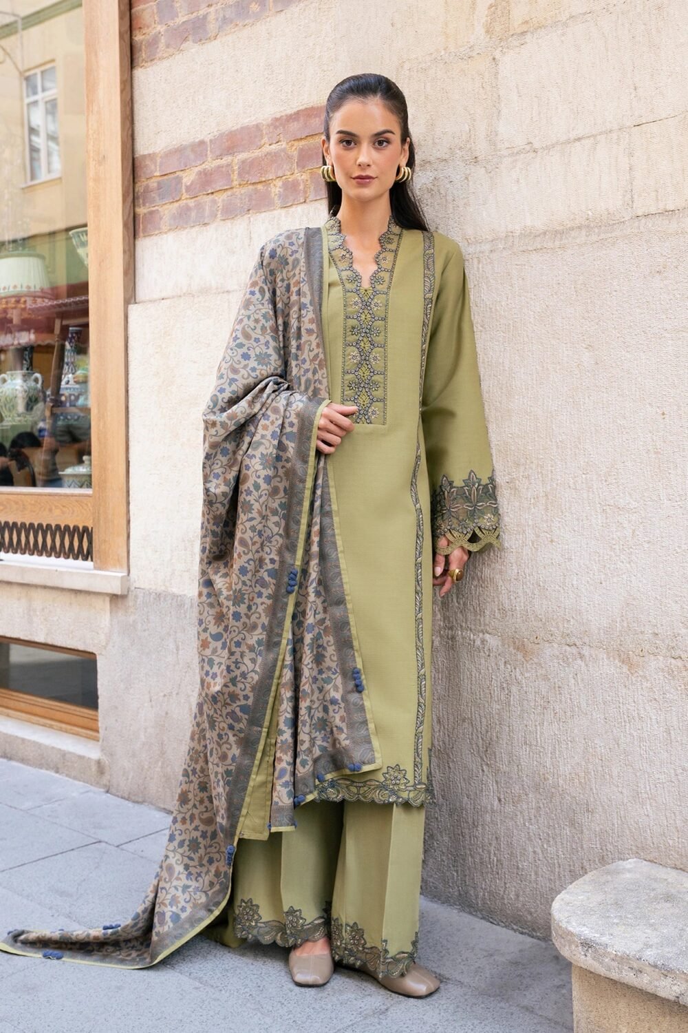 Rang Rasiya Willow ready to wear suit front view