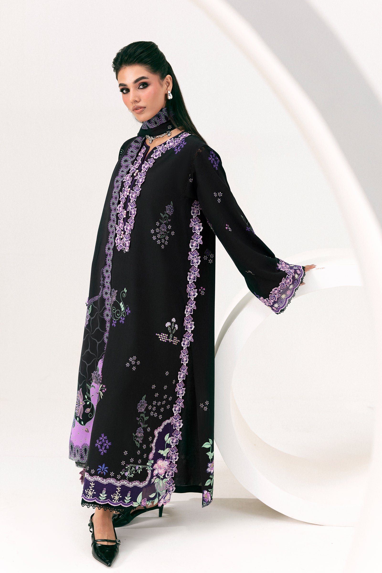 QPW-09 (B) Sajal - Fabric Detail