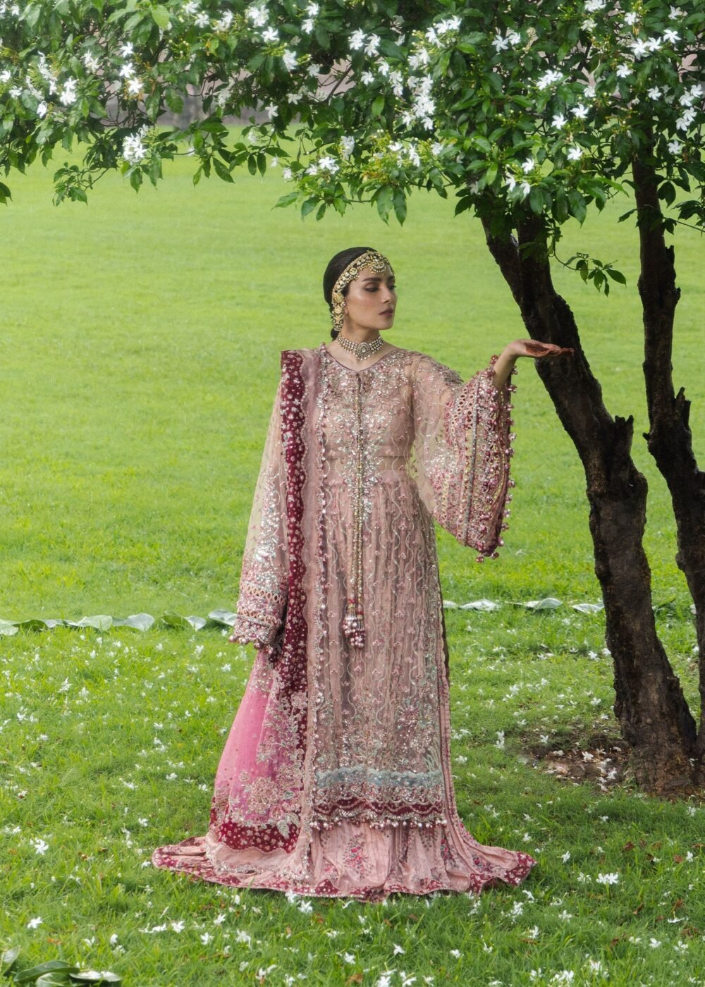 Hussain Rehar Gulrukh ready to wear suit front view