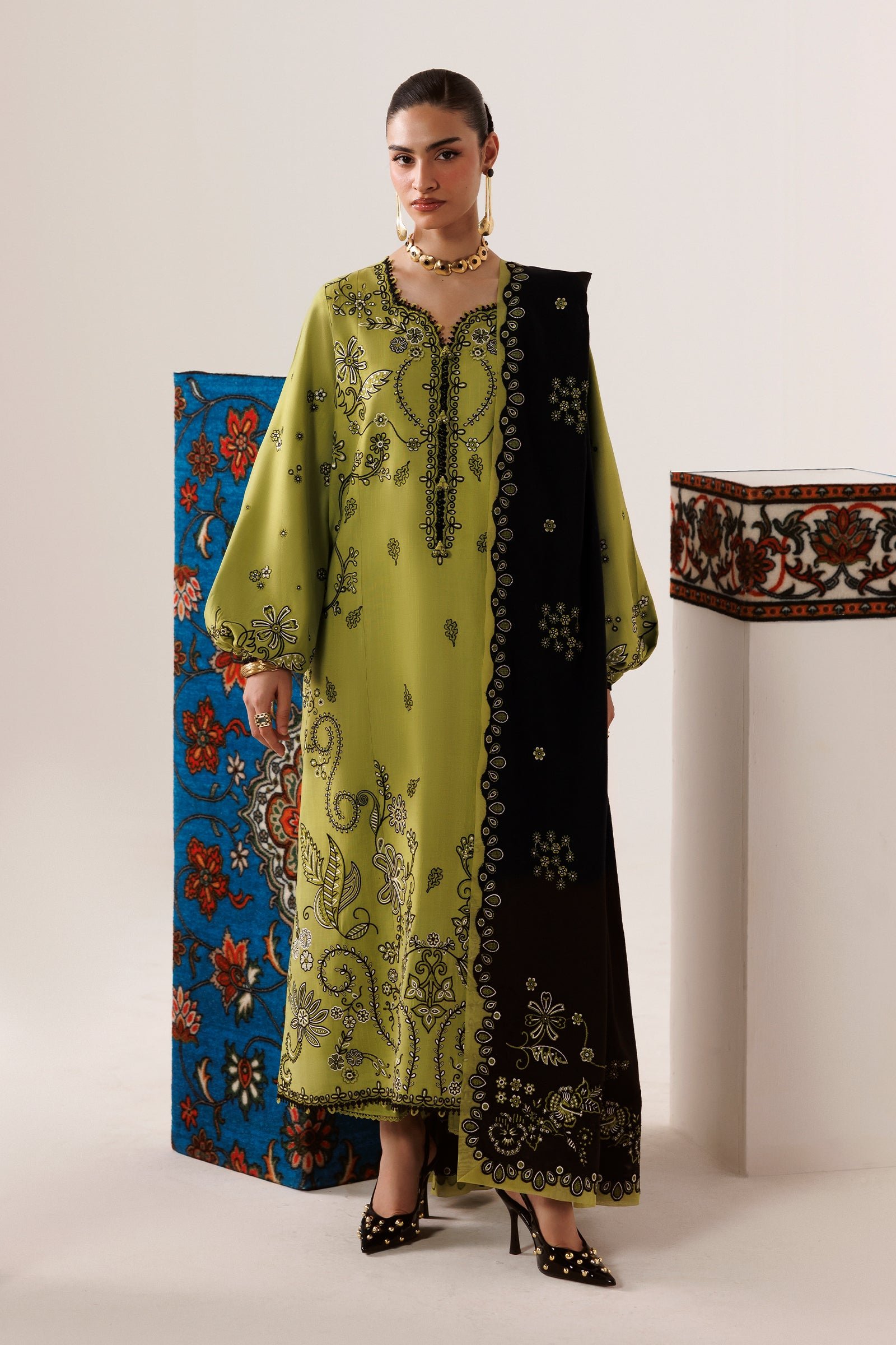 Qalamkar QLW-01 AMARAH Embroidered Suit Front View Qalamkar QLW-01 AMARAH ready to wear suit front view