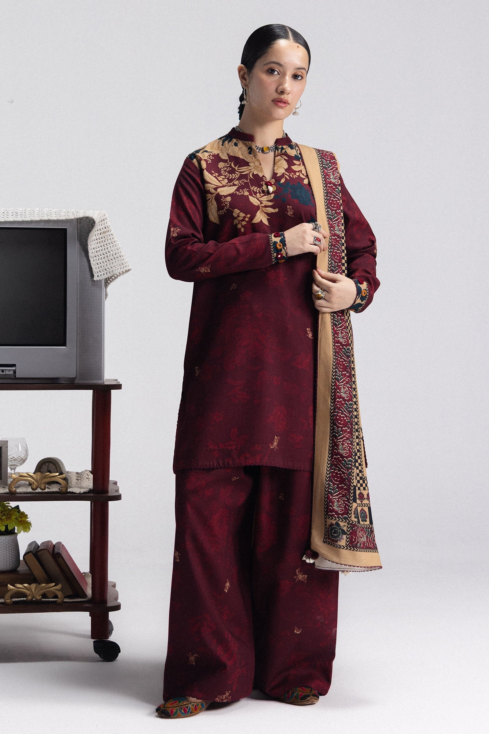 Zara Shahjahan Iris-8A Embroidered Suit Front View Zara Shahjahan Iris-8A ready to wear suit front view