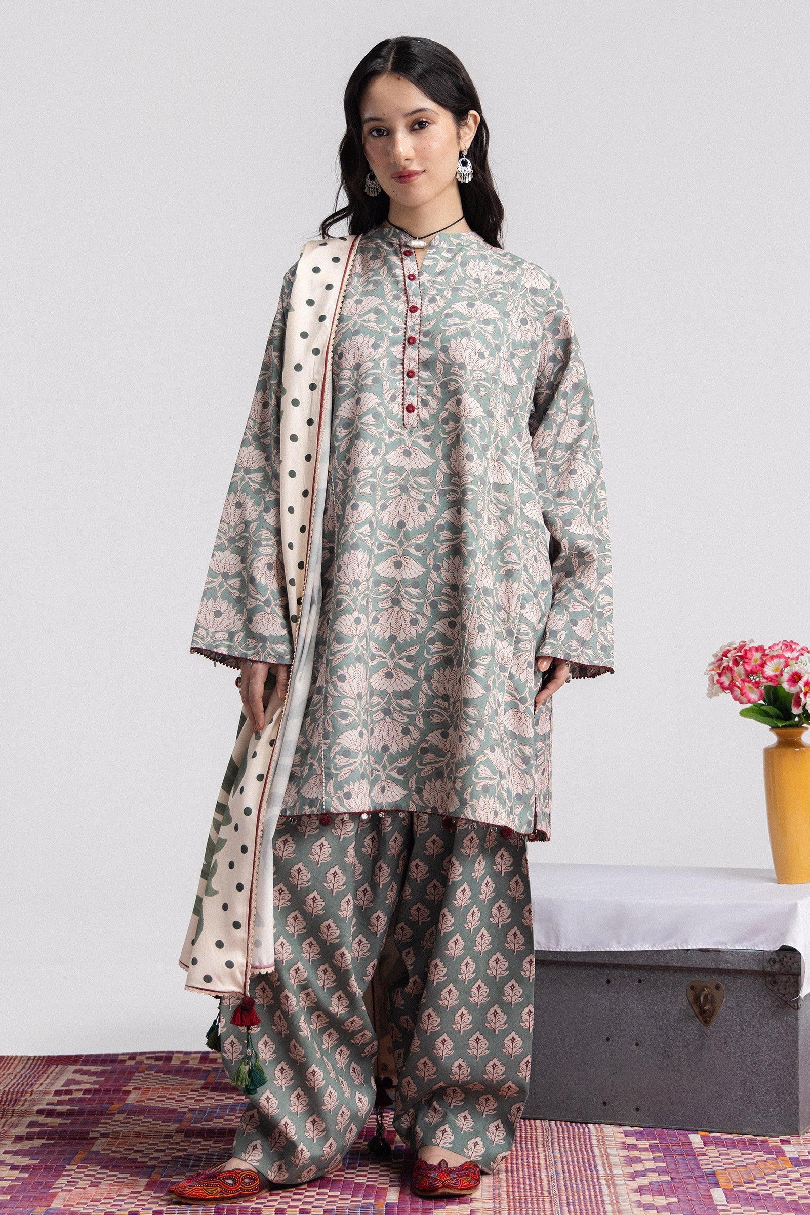 Zara Shahjahan Elowen-7A Embroidered Suit Front View Zara Shahjahan Elowen-7A ready to wear suit front view