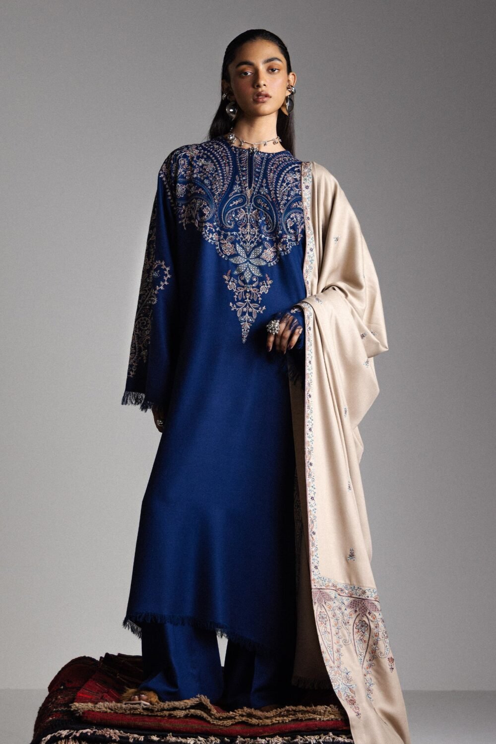 Zararshahjahan SAMARKAND-D6 ready to wear suit front view