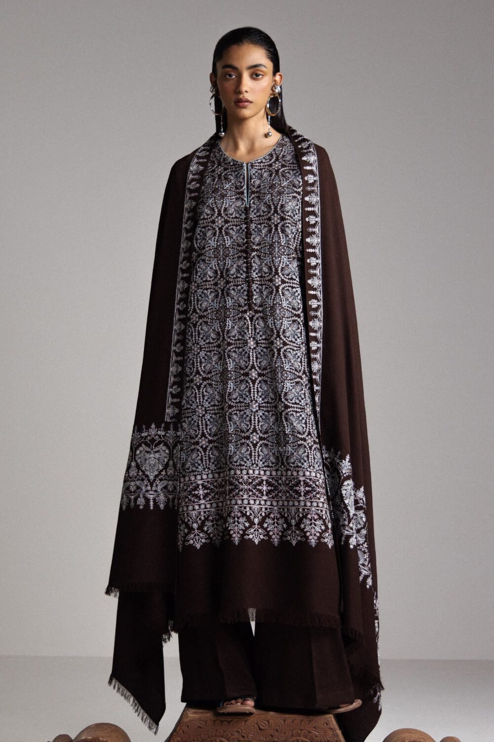 Zararshahjahan AQEEQ-D1 ready to wear suit front view