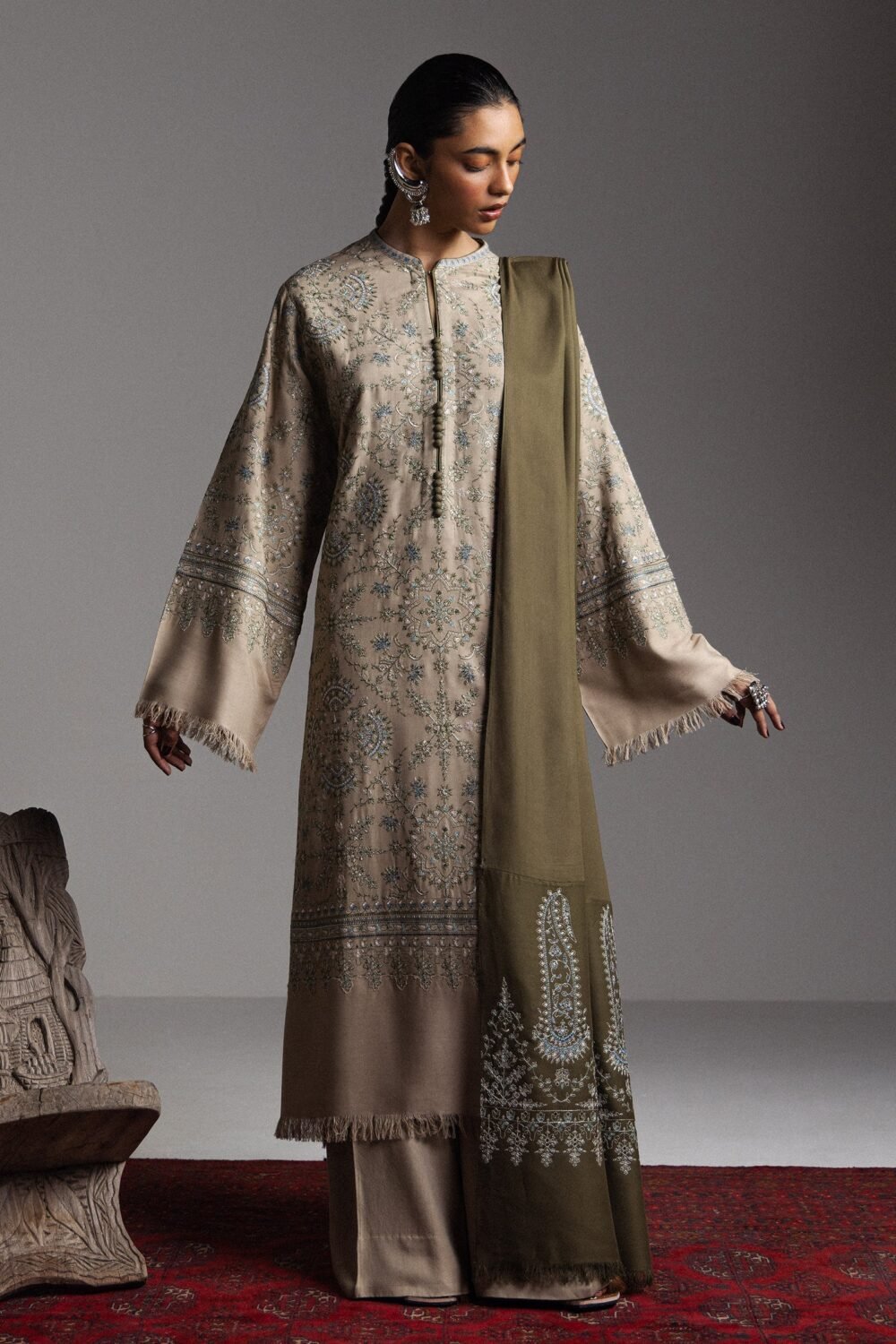 Zararshahjahan SARAB-D8 ready to wear suit front view
