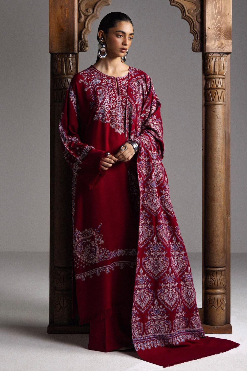 Zararshahjahan QIRMIZ-D7 ready to wear suit front view
