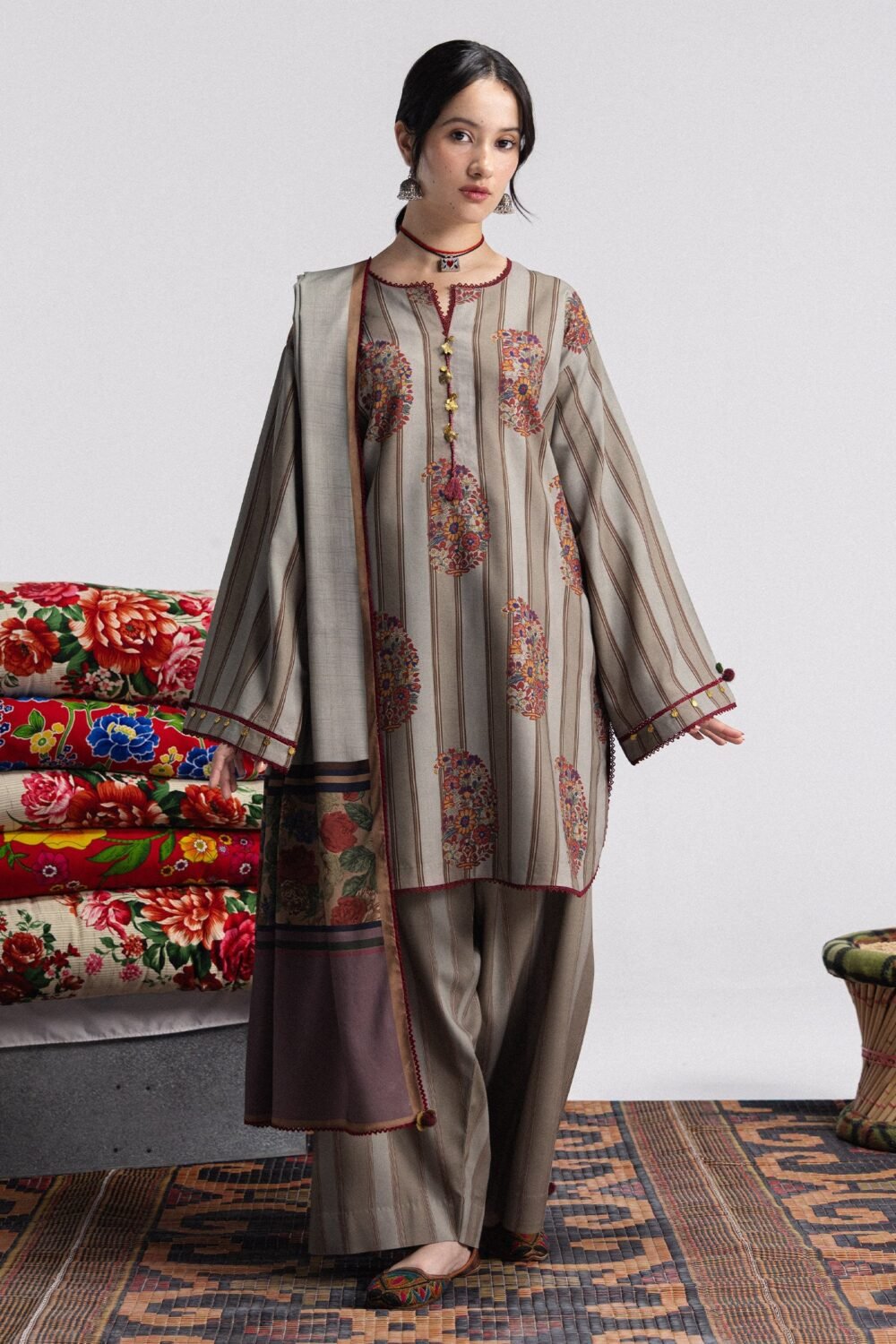 Zara Shahjahan Rania-4A ready to wear suit front view
