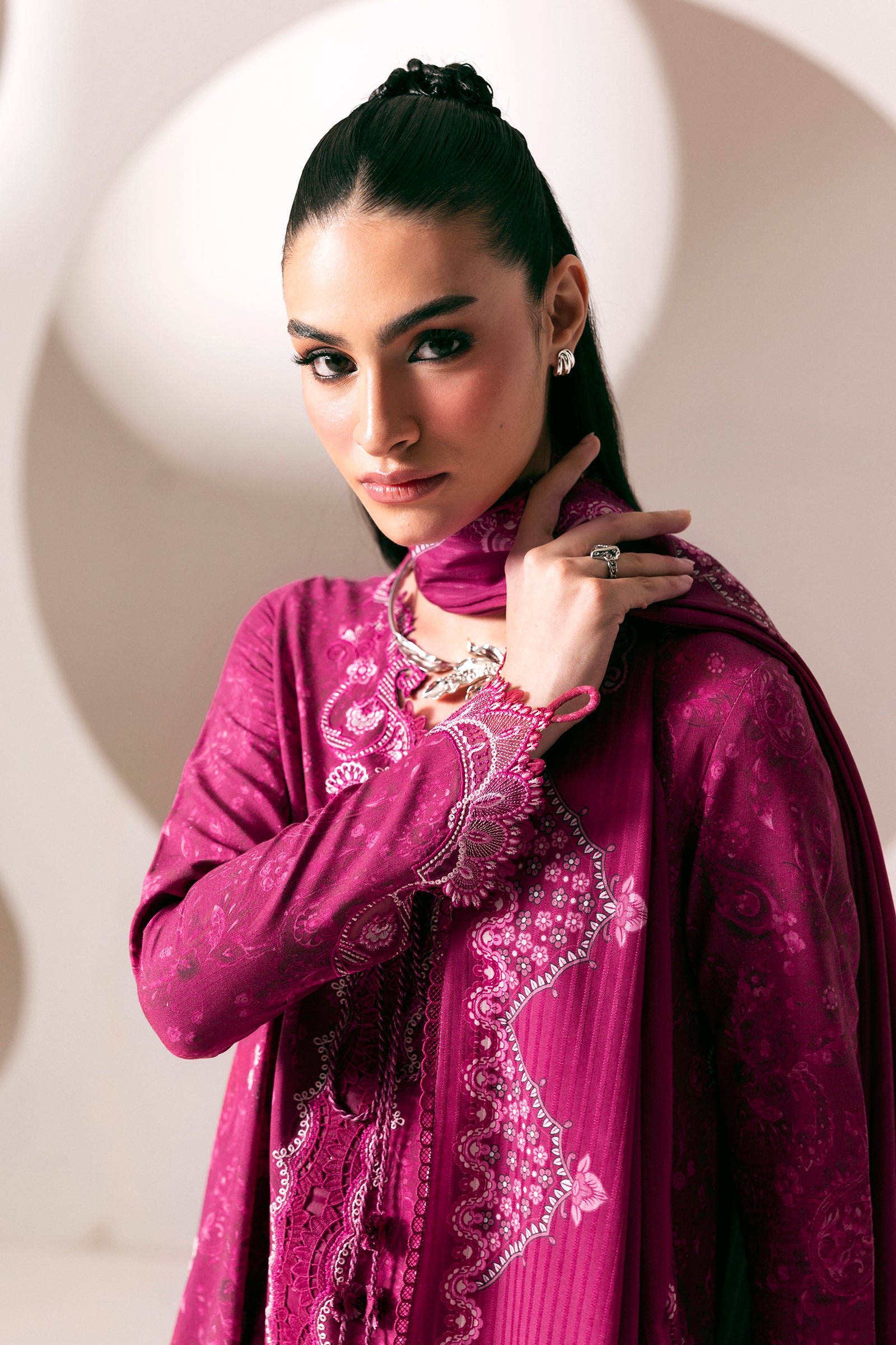 QPW-01 (B) Kaira - Fabric Detail