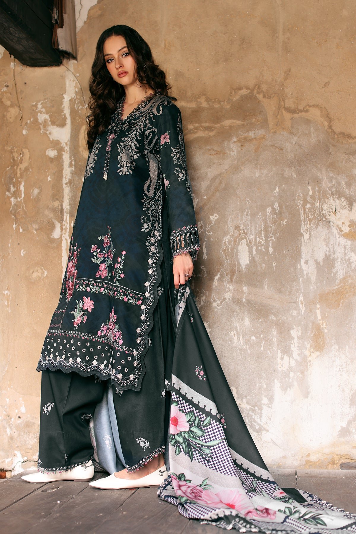 3-PC Unstitched Embroidered Linen Collection ANW7-01 - Fabric Detail