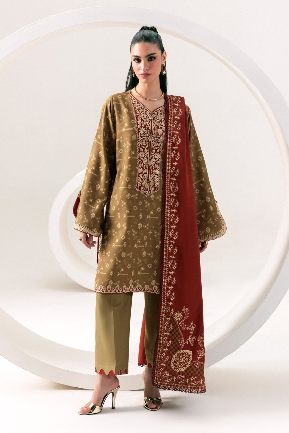 Qalamkar QPW-10 (B) Hafsa ready to wear suit front view