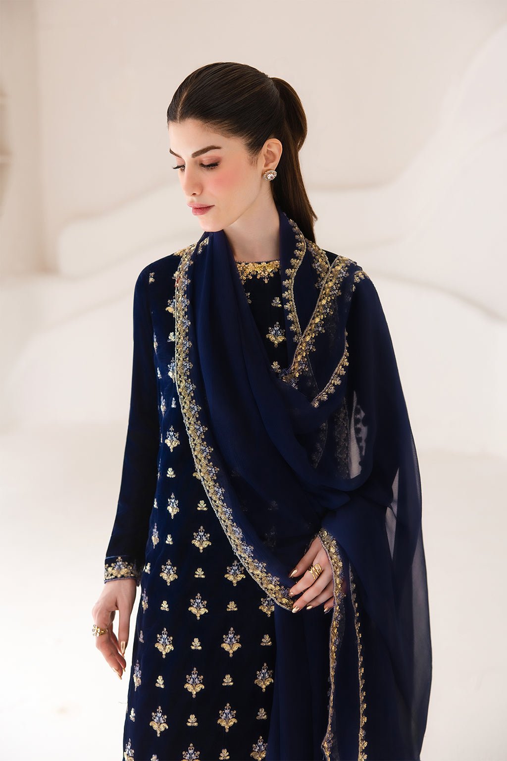ESMERAY - Fabric Detail