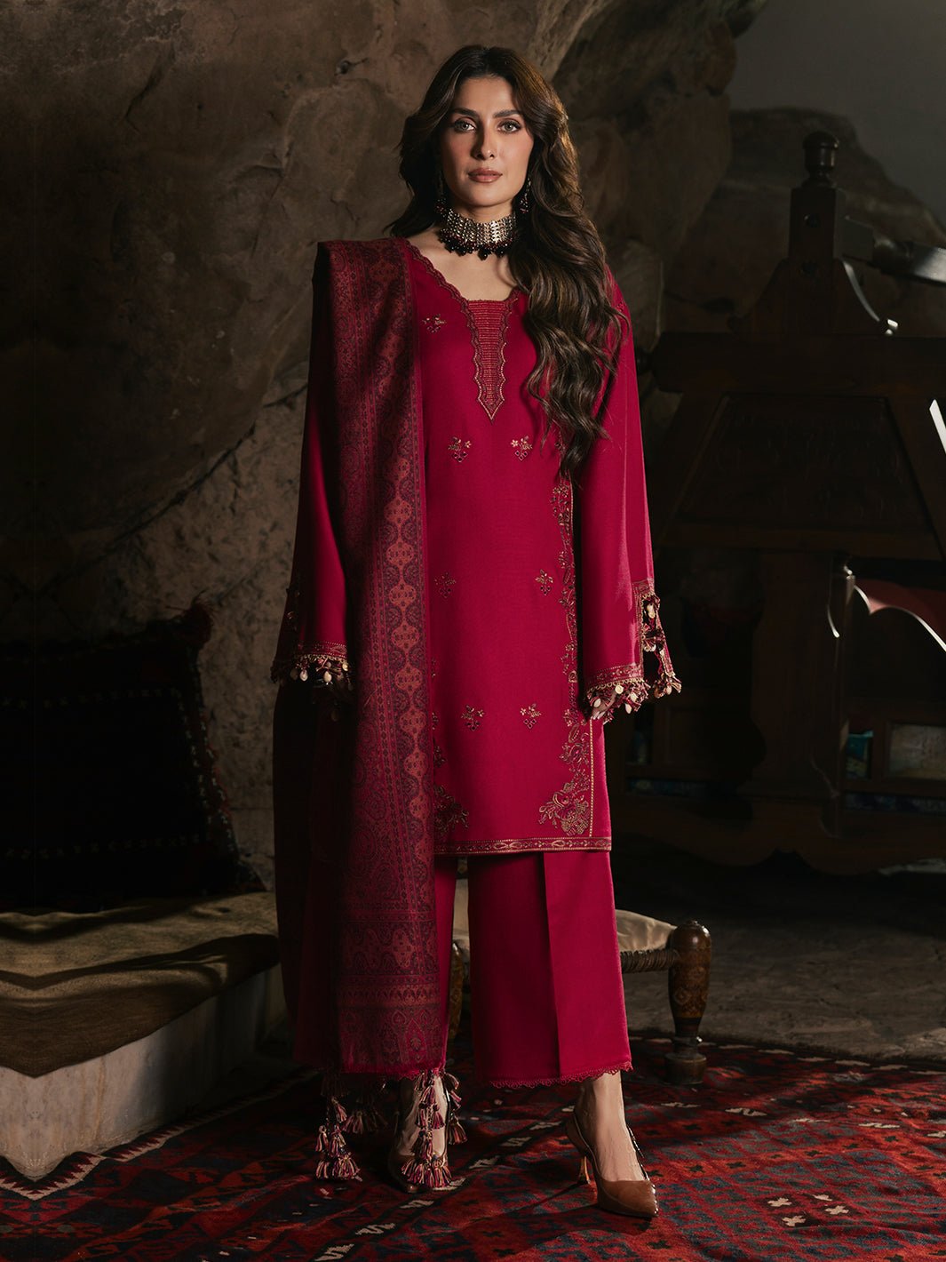 Izel AROHA ready to wear suit front view