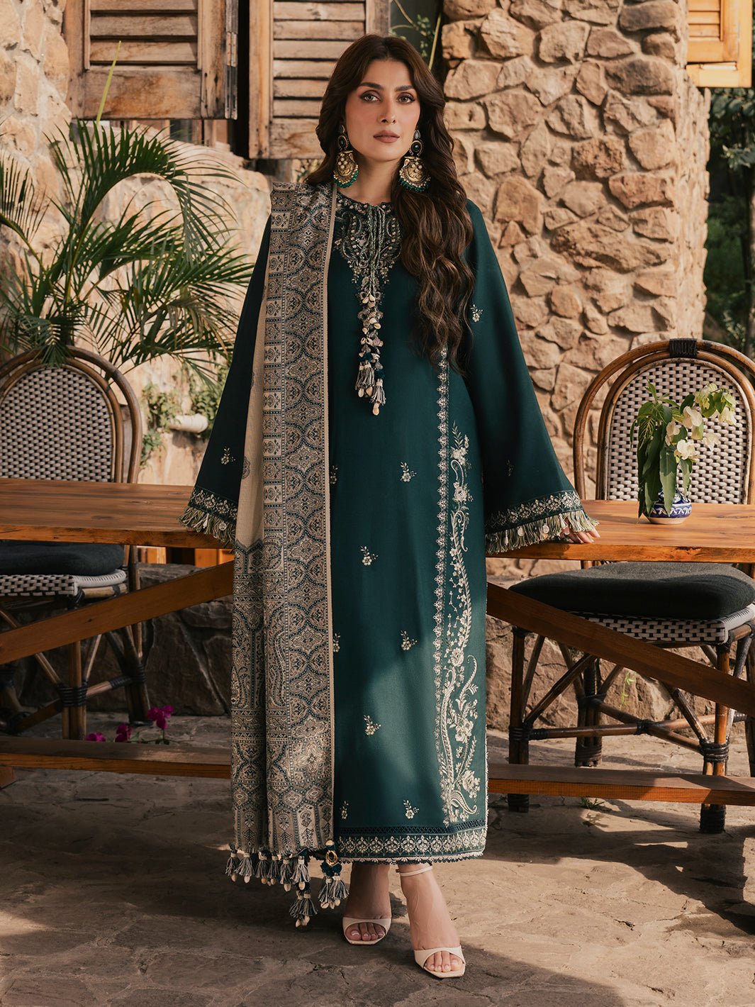 Izel AVEEN ready to wear suit front view