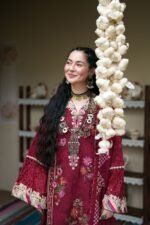 Maryam Hussain Dahlia embroidered detail