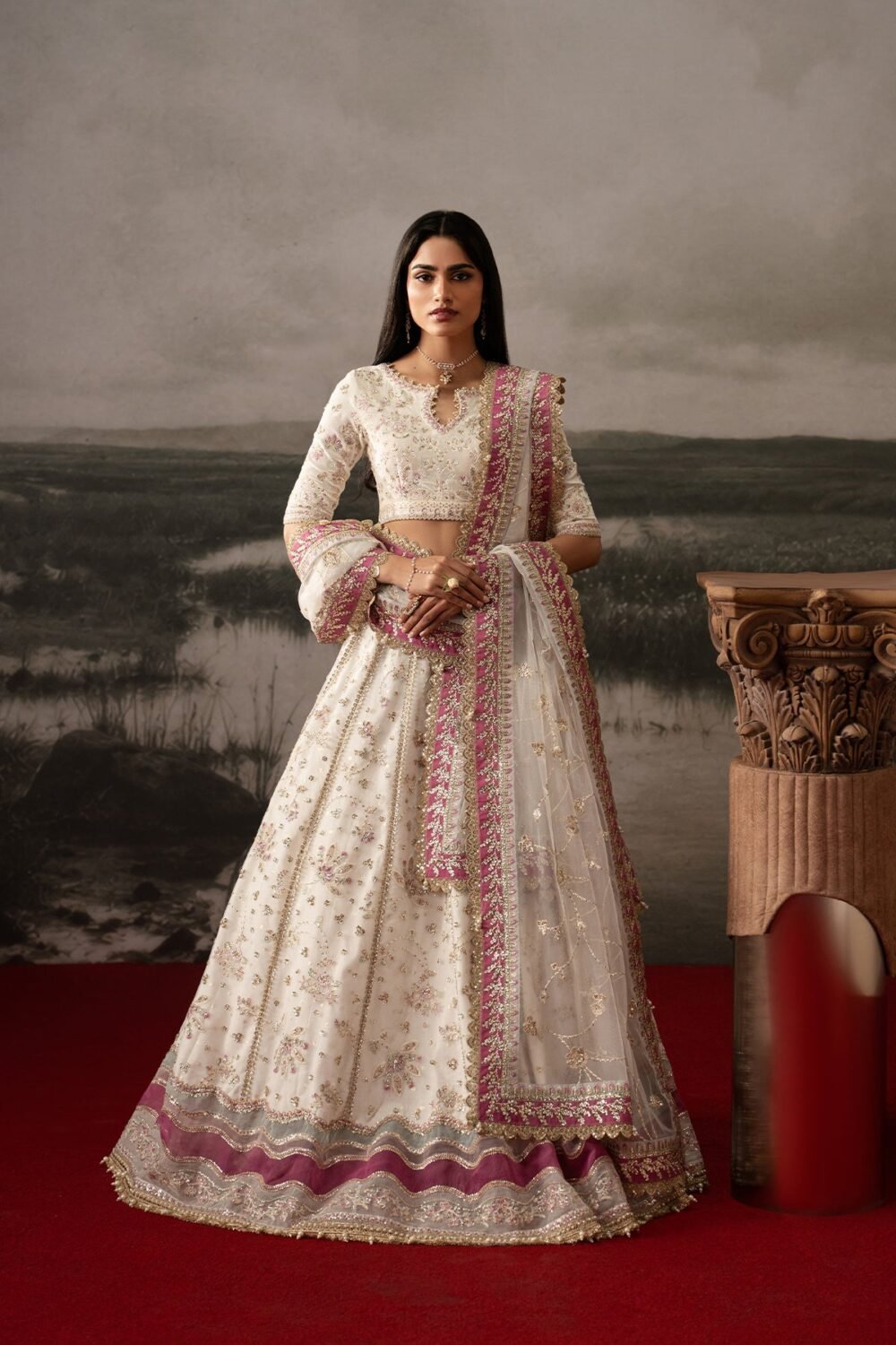 Afrozeh Parure ready to wear suit front view