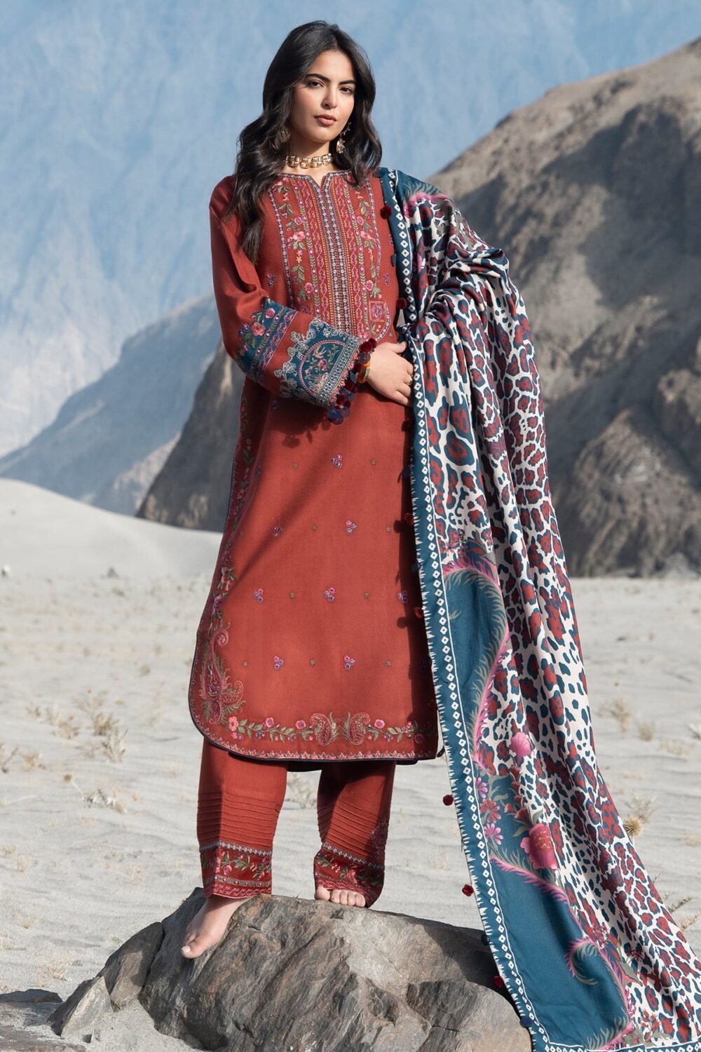 Charizma PSW6-14 ready to wear suit front view