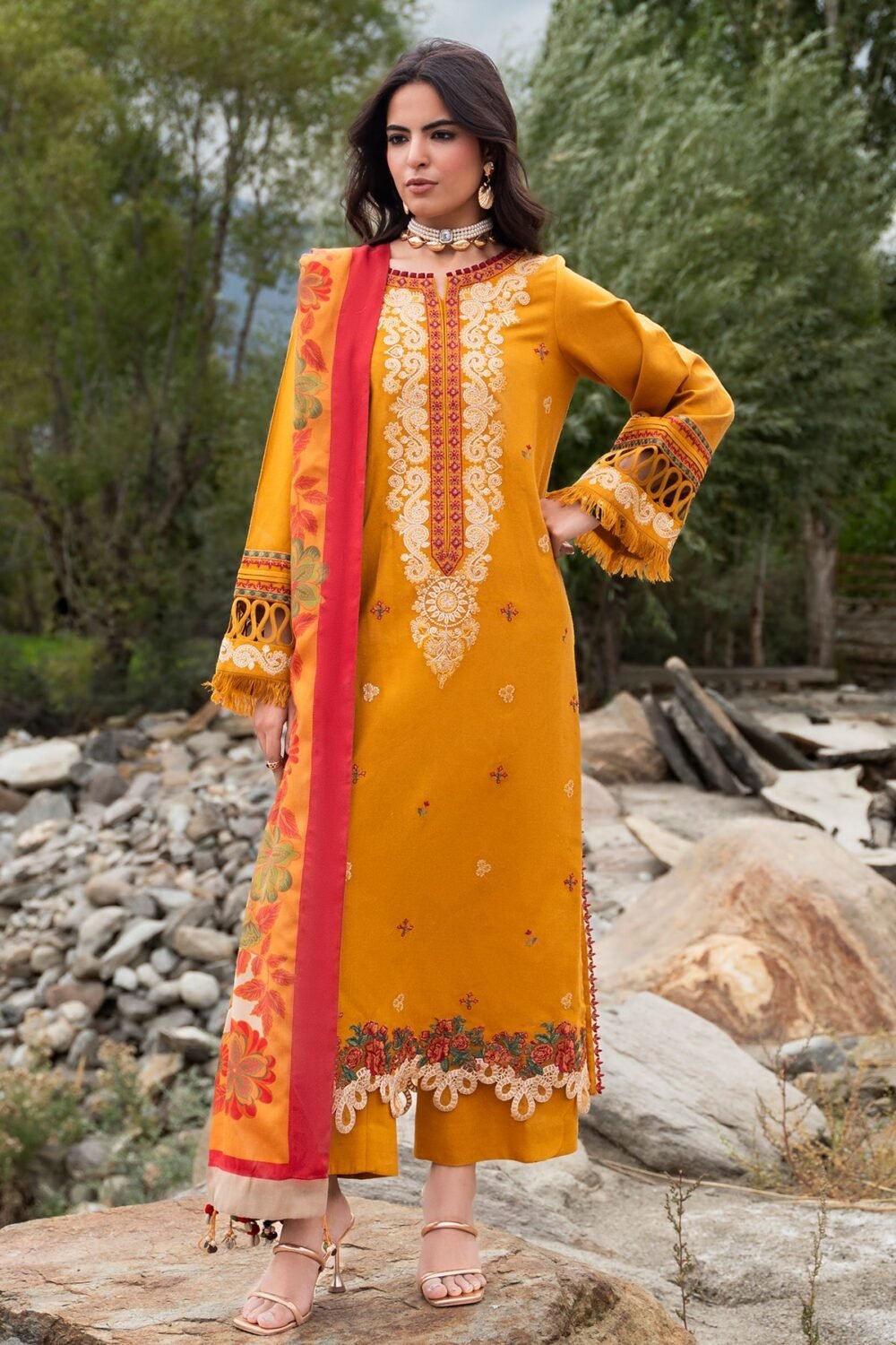 Charizma PSW6-16 ready to wear suit front view