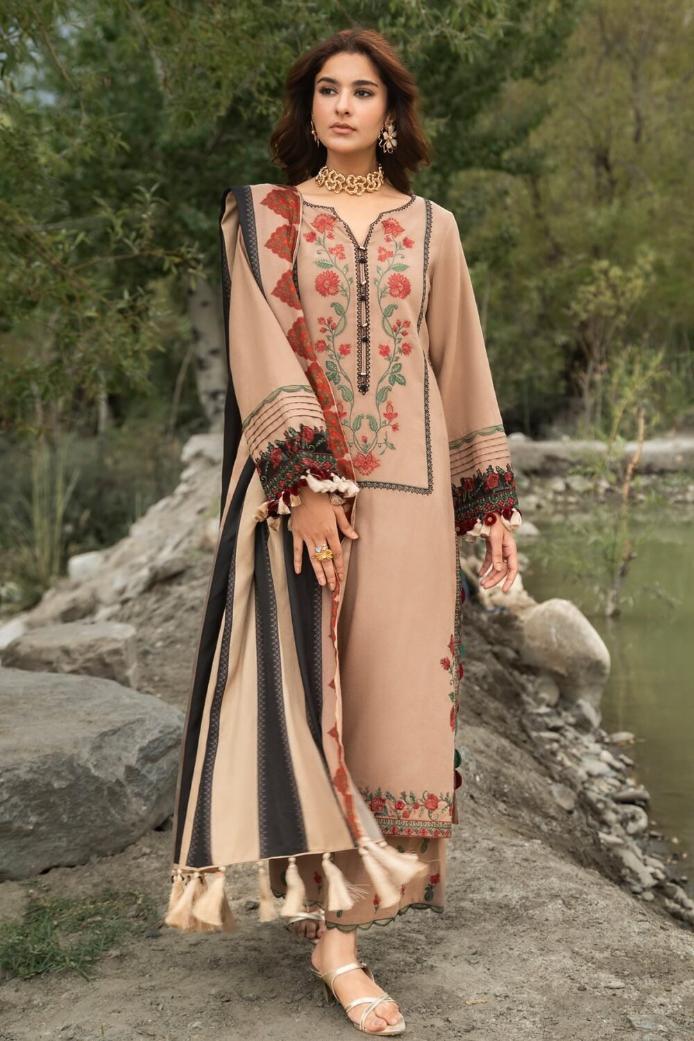 Charizma PSW6-17 ready to wear suit front view