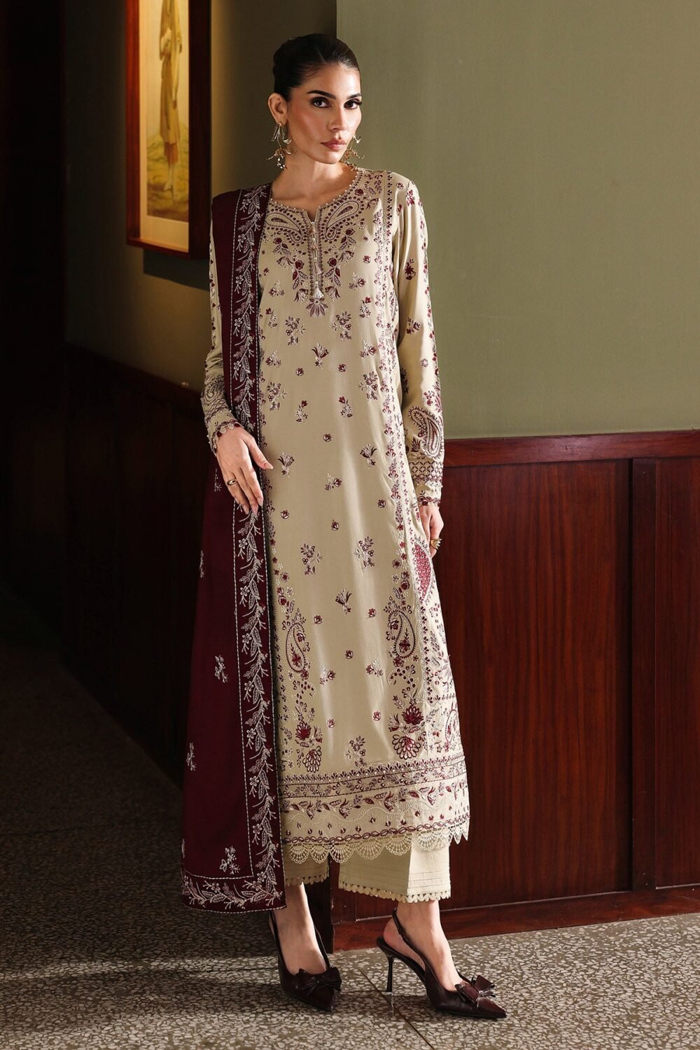 Nureh NE-278 ready to wear suit front view