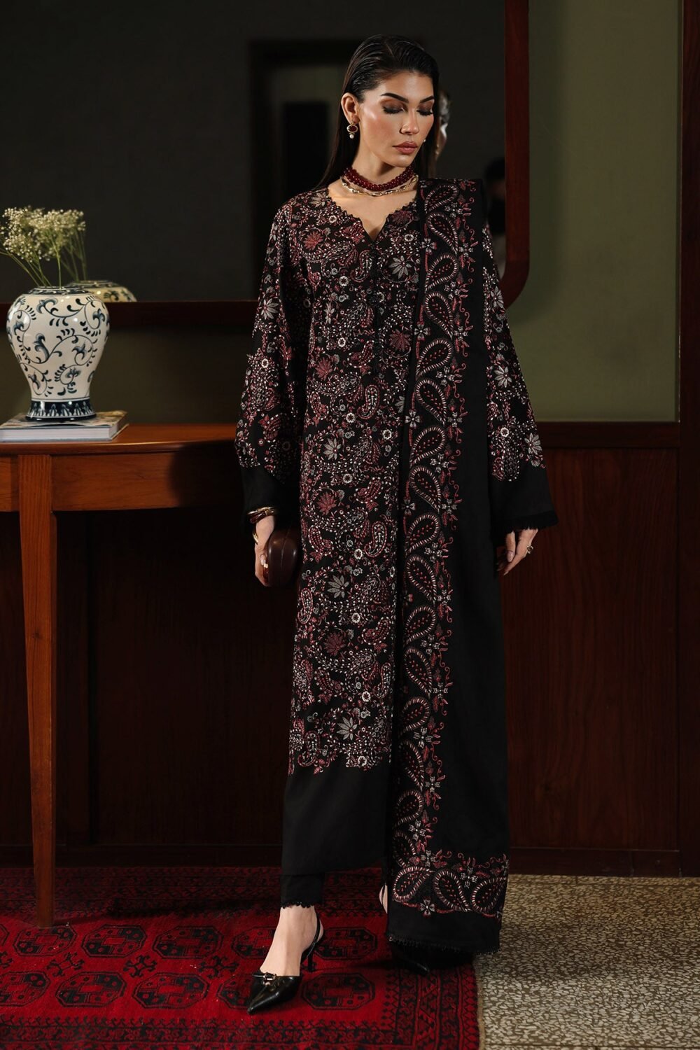 Nureh NE-281 ready to wear suit front view