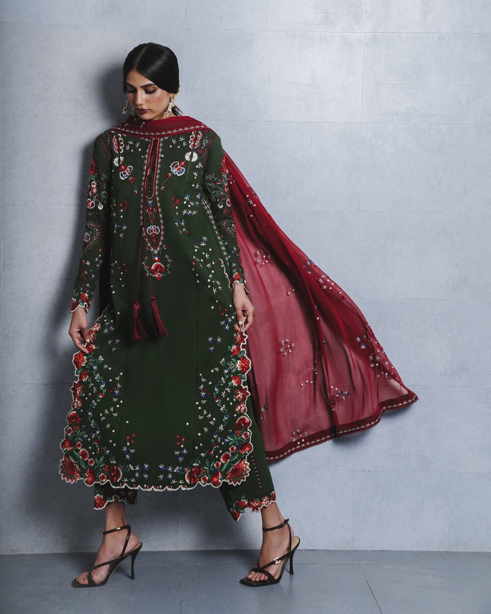 Jugnu Lahore Jita ready to wear suit front view
