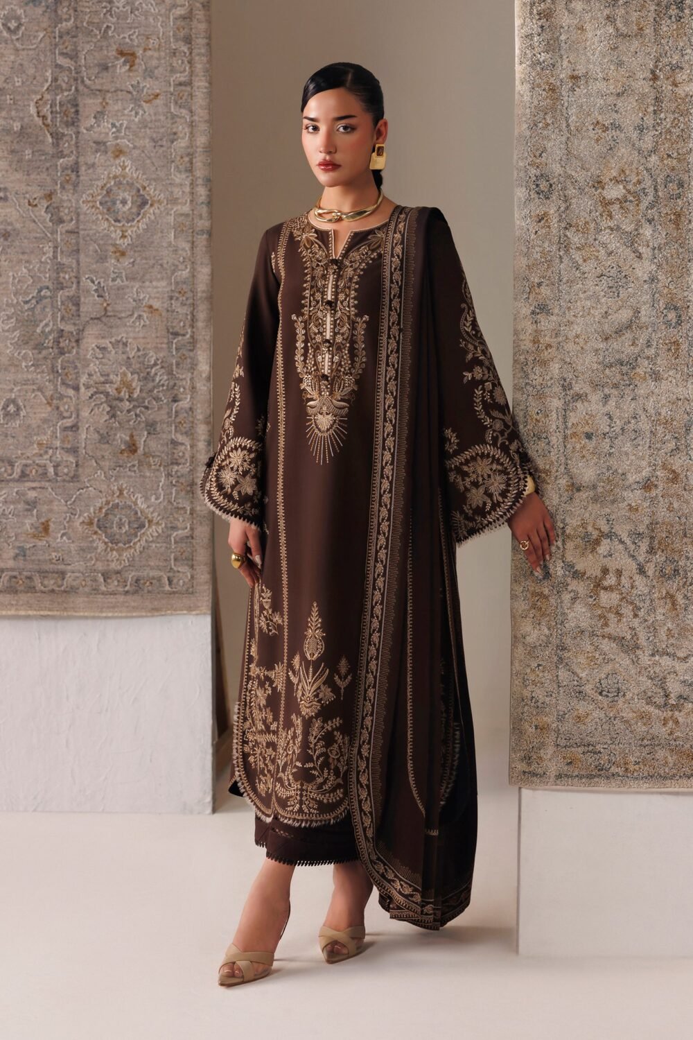 Qalamkar QLW-04 SHAHEEN ready to wear suit front view