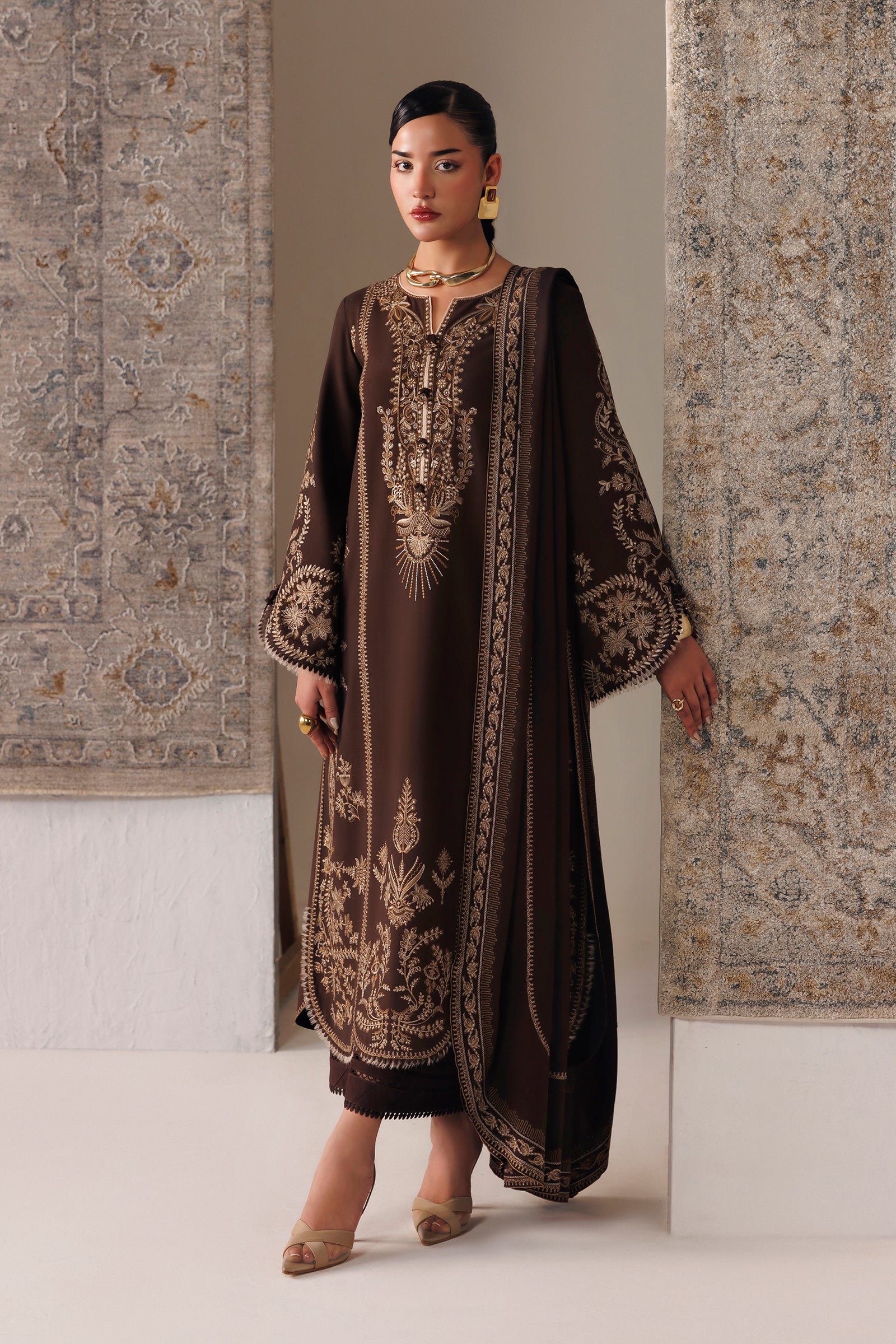 Qalamkar QLW-04 SHAHEEN Embroidered Suit Front View Qalamkar QLW-04 SHAHEEN ready to wear suit front view